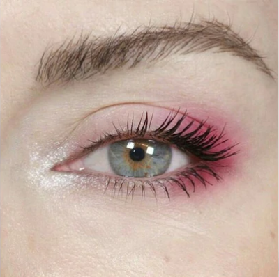 pink eyeshadow